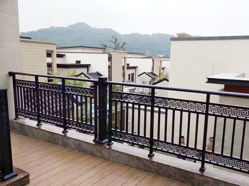 鋁藝護欄L2020A6(圖1) 鋁藝護欄L2020A6(圖1)